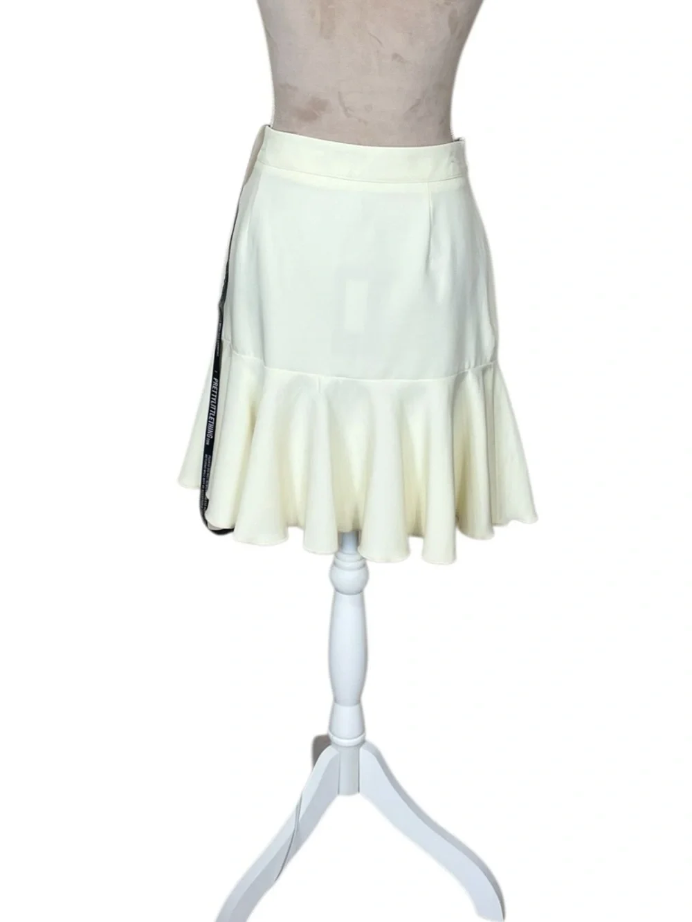 PrettyLittleThing Ruffle Hem Mini Skirt NWT